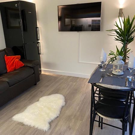 Delightful 1 Bedroom Chalet Throwleigh Bagian luar foto