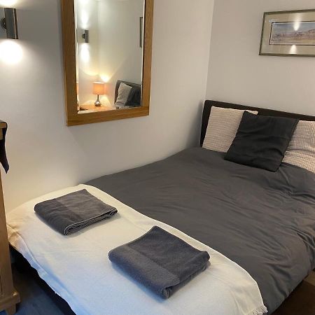 Delightful 1 Bedroom Chalet Throwleigh Bagian luar foto